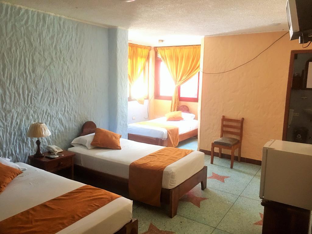 Hostal Estrella De Mar Puerto Ayora  Room photo